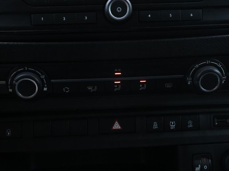 Toyota ProAce 2,0 D-4D 106kW Shuttle CZ DPH - fotka 21 z 29