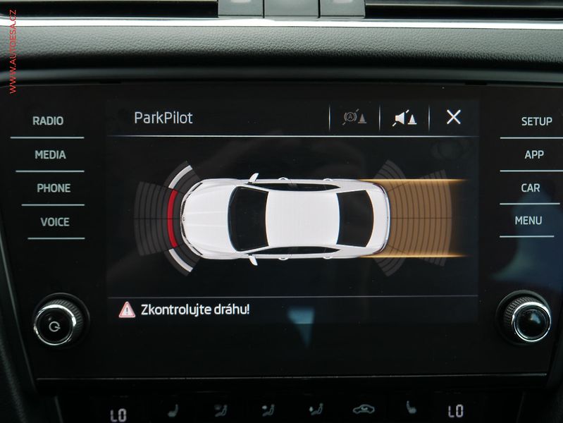 Škoda Octavia (2019) 1.6 TDi, ČR, Style, LED - fotka 12 z 18