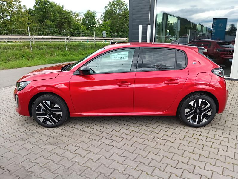 Peugeot 208 (2026) ALLURE Elektro 115 kW / 156 k - fotka 4 z 28