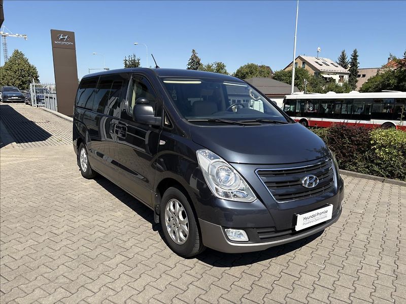 Hyundai H 1 2,5   Tour 8 míst - fotka 7 z 20