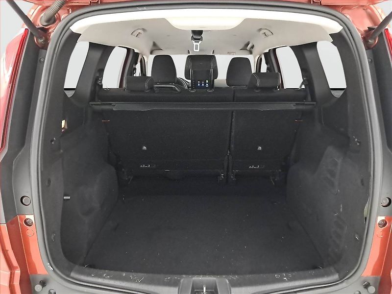 Dacia Jogger (2022) Comfort 1.0 TCe, Serv.kniha - fotka 14 z 16