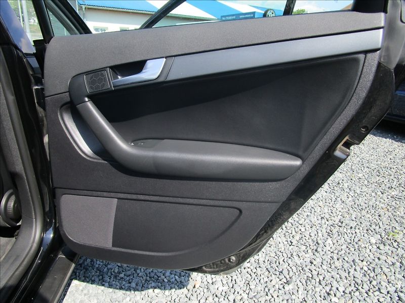 Audi A3 Sportback 1.6TDi  aut. klima, - fotka 24 z 37