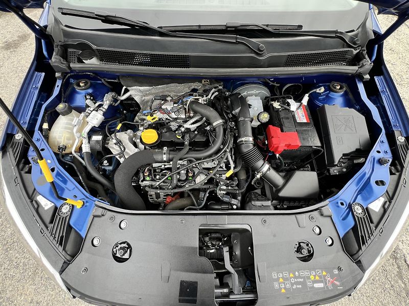 Dacia Sandero Stepway 1.0TCe LPG ČR 1.MAJ. - fotka 36 z 43