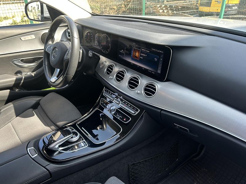 Mercedes-Benz Třídy E E 350d 190kW nové v ČR 58639km - fotka 42 z 61