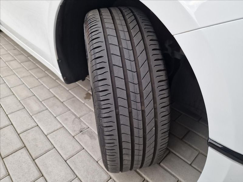 Kia Ceed 1.5 T-GDI 118kW TOP SW,1.Maj. - fotka 45 z 50