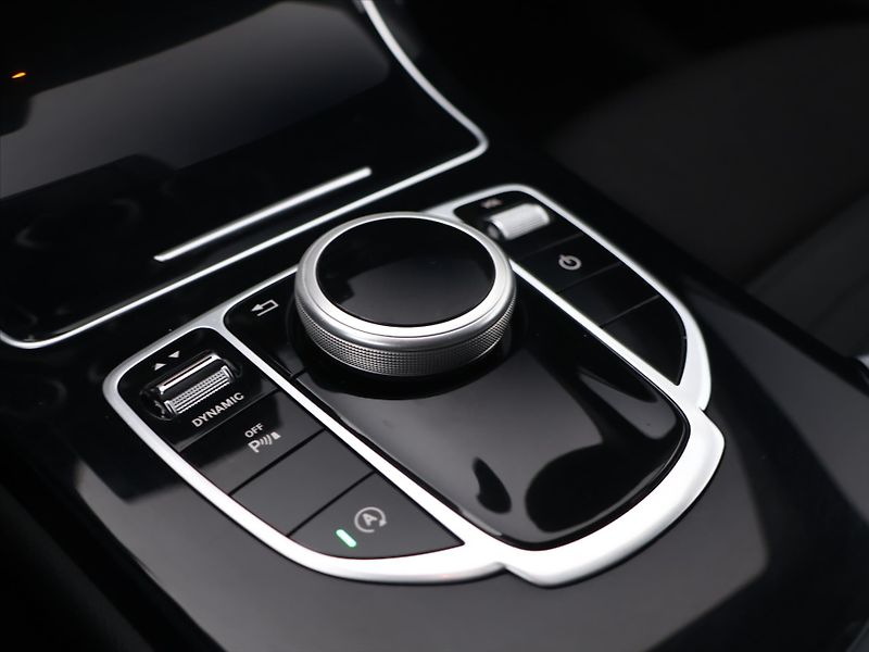 Mercedes-Benz Třídy C 2,1 220d 125kW Aut.klima Tažné - fotka 19 z 28
