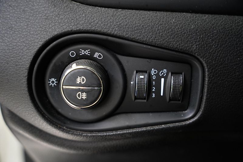 Jeep Renegade - fotka 13 z 23