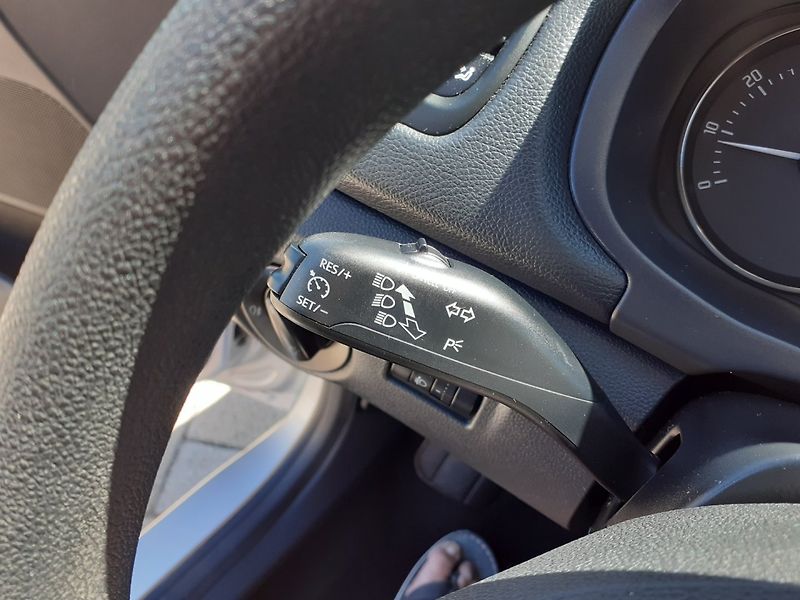Škoda Fabia (2011) KOMBI 1.2 TSi AMBIENTE - fotka 9 z 27