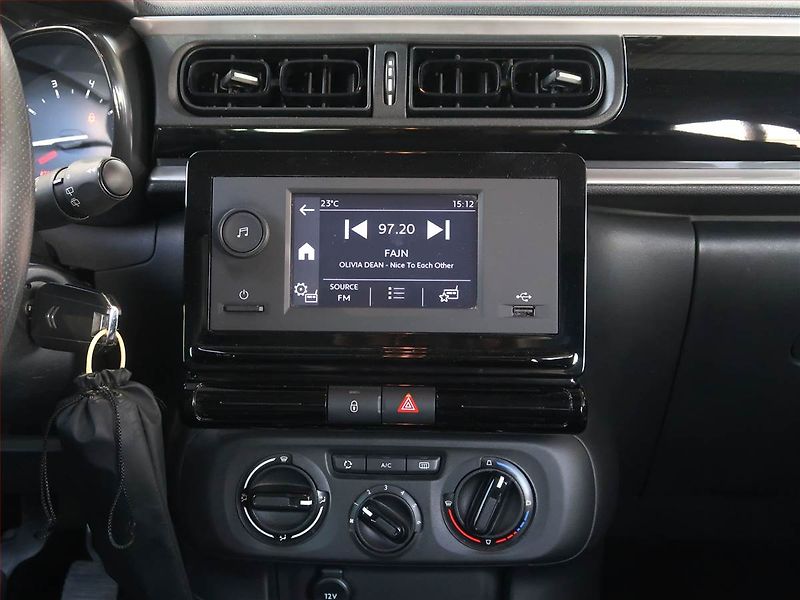 Citroën C3 (2021) 1.2 PureTech, ČR,1.maj - fotka 12 z 13