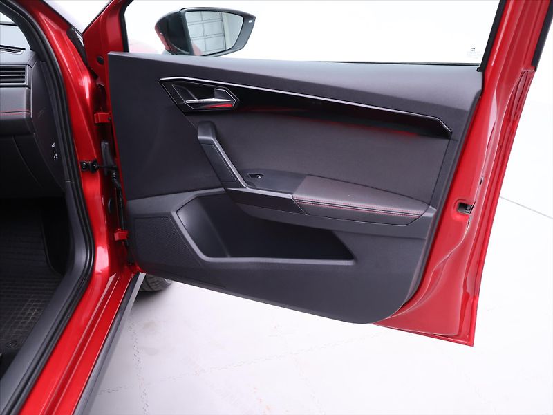 Seat Arona 1,5 TSI FR 110kW EVO CZ - fotka 13 z 32