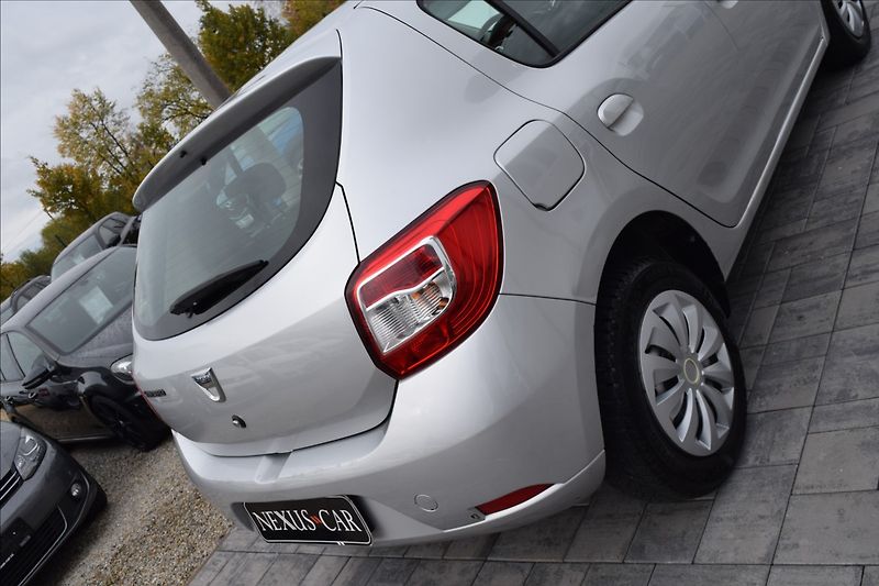 Dacia Sandero 1,2 i 55KW PO SERVISE - fotka 12 z 39