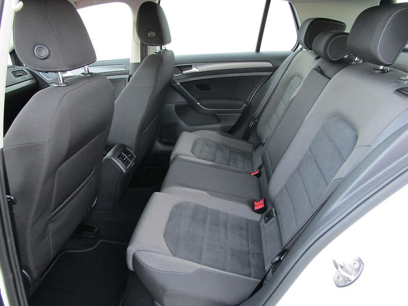 Volkswagen Golf 1.4TSI Maraton edition - fotka 7 z 22
