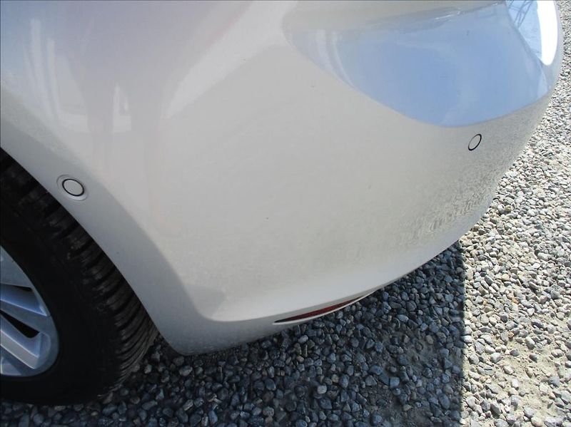 Volkswagen Golf 1,2 TSI,NAVI,digiklima,servis, - fotka 25 z 36