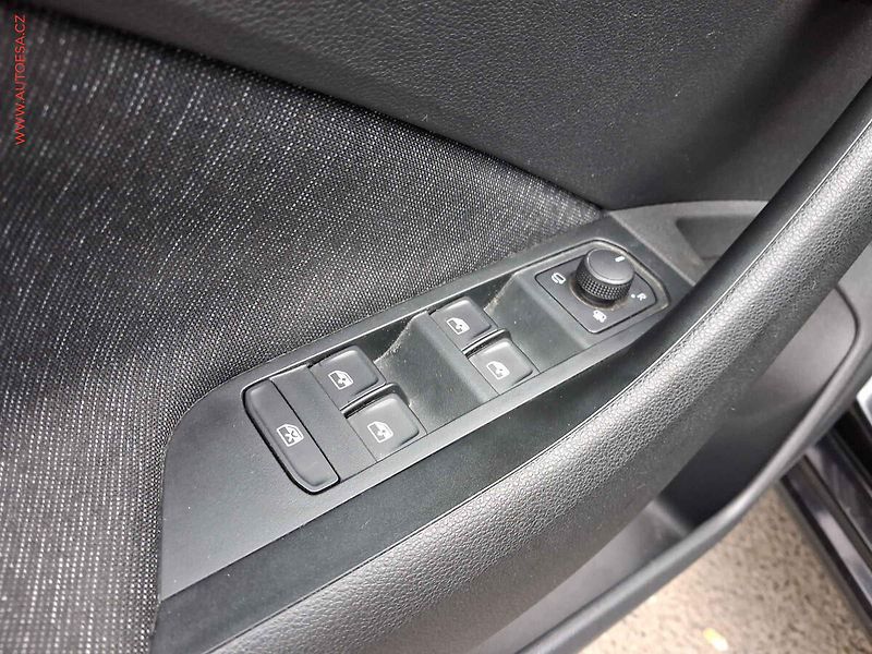 Škoda Scala (2023) 1.0 TSi, ČR, Style, kamera - fotka 14 z 18