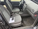 Ford Focus 1,6 i 16V 74kw Klima Tažné 2sa - náhled 17