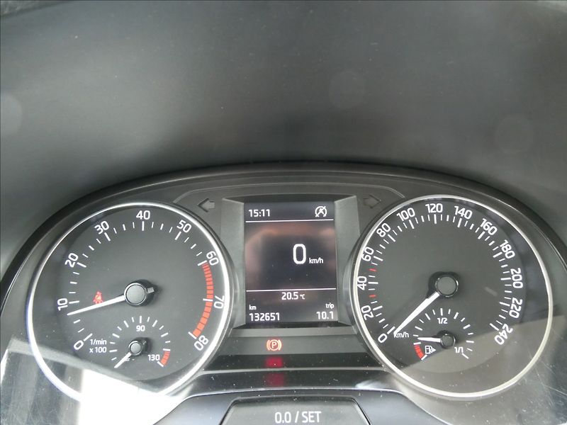 Škoda Fabia 1,2 TSi SCOUT 2x kola,1.majite - fotka 34 z 43