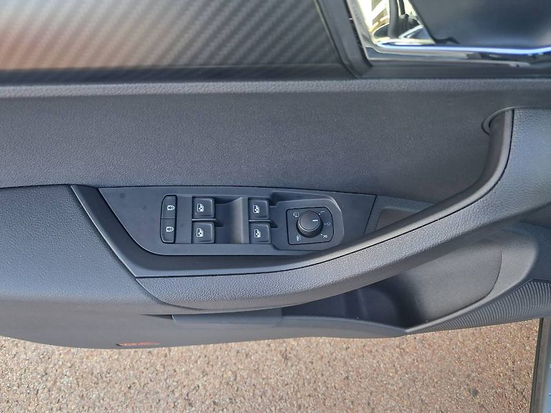 Škoda Karoq (2026) Sportline 2.0 TDI / 110 kW 4x4 - fotka 18 z 30
