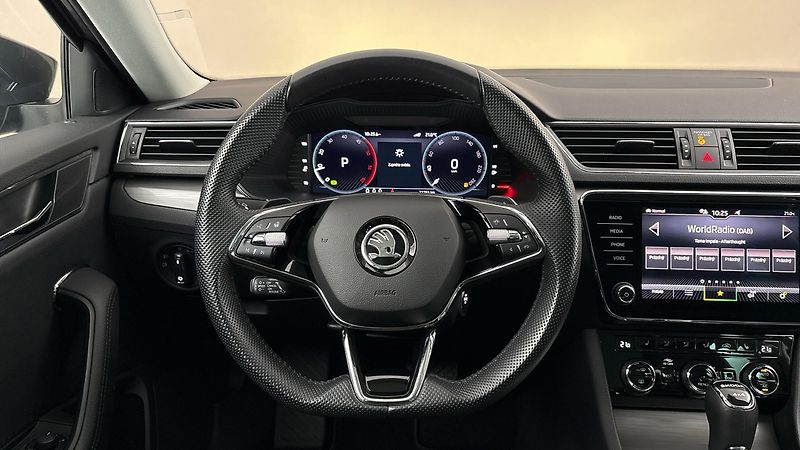 Škoda Superb 2.0 TDI DSG 4x4 Style Combi - fotka 9 z 31