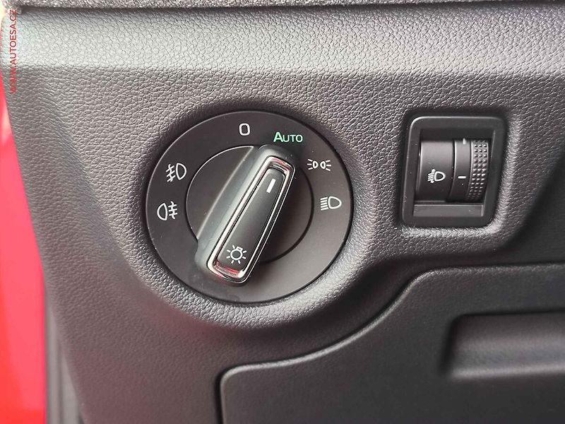 Škoda Kamiq (2024) 1.0 TSi, Selection, DSG - fotka 21 z 24