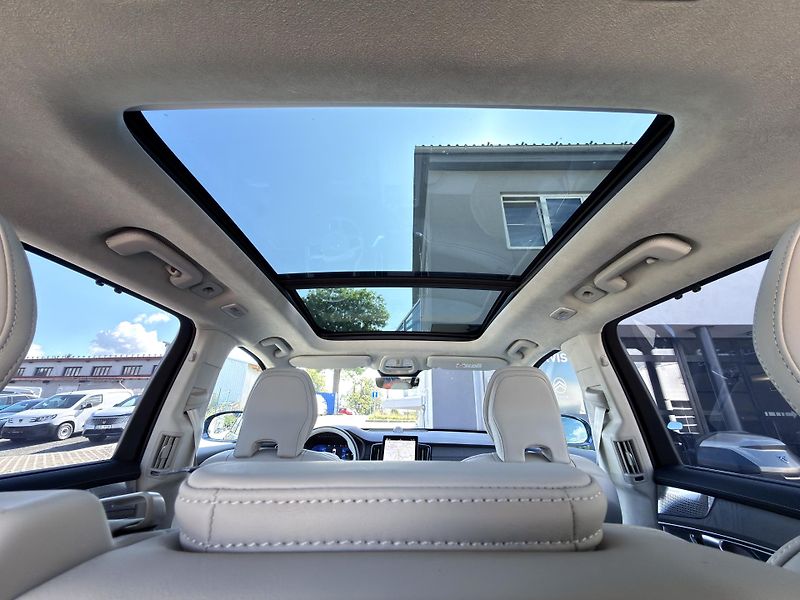 Volvo XC90 B5 AWD ULTRA BRIGHT // +kola  - fotka 18 z 61
