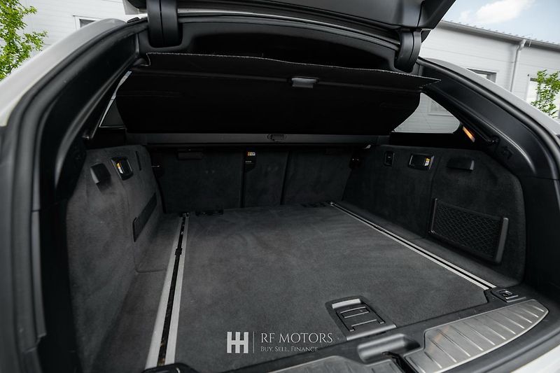 BMW Řada 5 (2013) M550d xDrive 280kW Touring - fotka 17 z 51