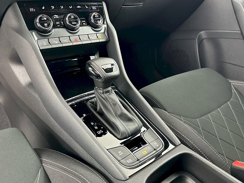 Škoda Karoq (2025) DSG 1.5TSI 110kW SportLine - fotka 23 z 36