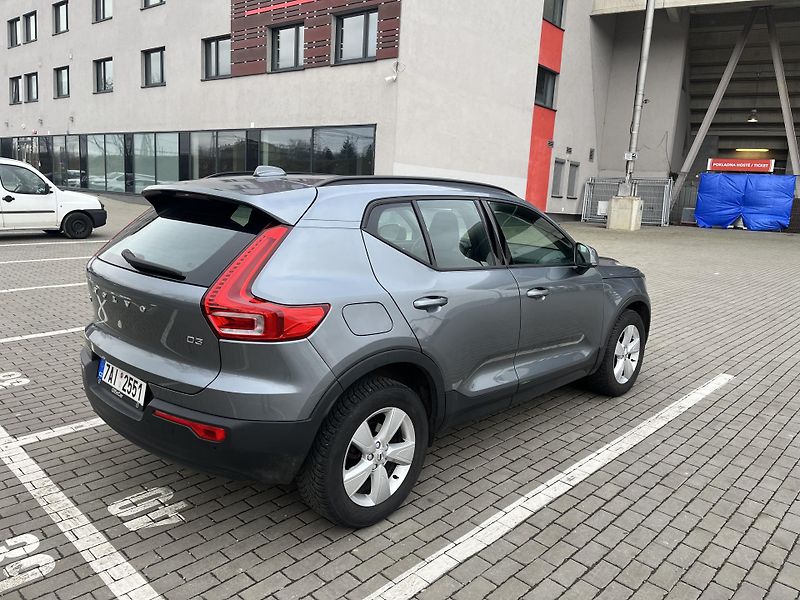 Volvo XC40 D3 Automat ČR 1.majitel - fotka 22 z 45
