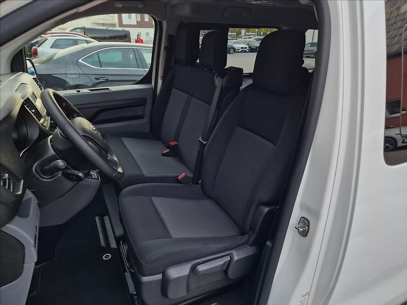 Toyota ProAce Verso 2.0 D-4d 140k L2 106kW - fotka 33 z 45