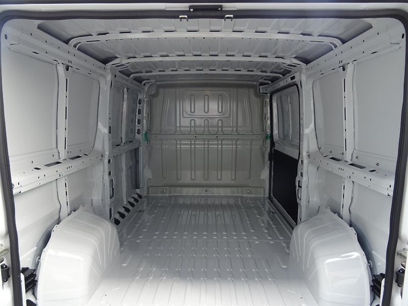Peugeot Boxer (2026) Furgon L2H1 BHDi 120k MAN6 - fotka 12 z 37