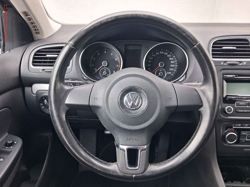 Volkswagen Golf (2011) 1.2 TSi, ČR, AC, temp - fotka 11 z 15