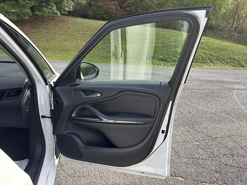 Opel Zafira (2016) 1.4 Turbo 103kw Serviska ČR - fotka 17 z 32