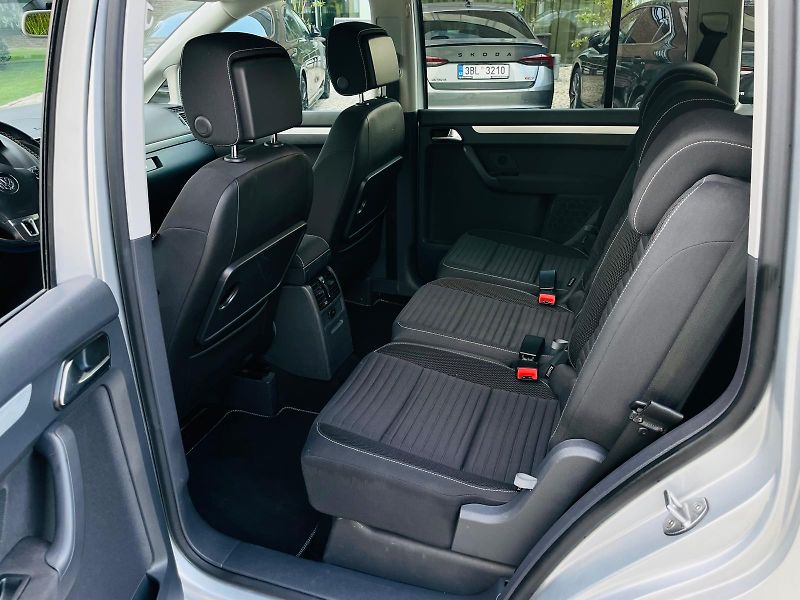 Volkswagen Touran 2.0TD MANUÁL 1MAJITEL SERVISKA - fotka 36 z 49