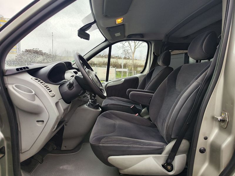 Renault Trafic 2.0 DCi/84kW Passenger - fotka 16 z 27