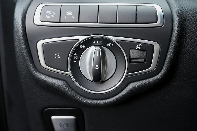 Mercedes-Benz Třídy V V250d 4Matic, 7míst, Webasto - fotka 22 z 33