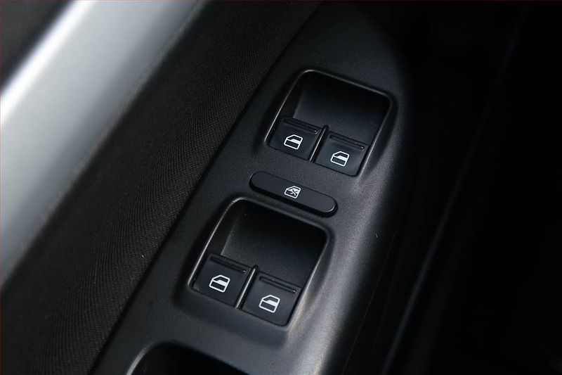 Škoda Octavia (2010) 1.6 TDI, Tempomat - fotka 12 z 12