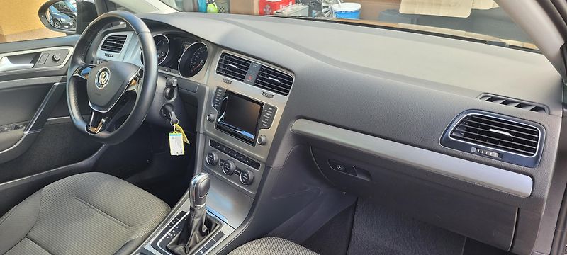 Volkswagen Golf (2014) 1,2TSi 77kW benzín DSG Comfort - fotka 18 z 38