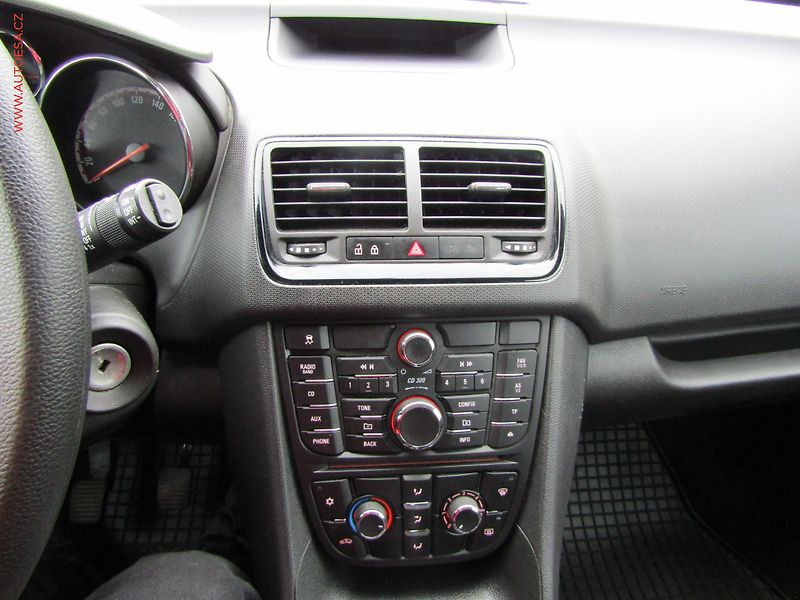 Opel Meriva (2017) 1.4i, ČR, AC - fotka 11 z 17