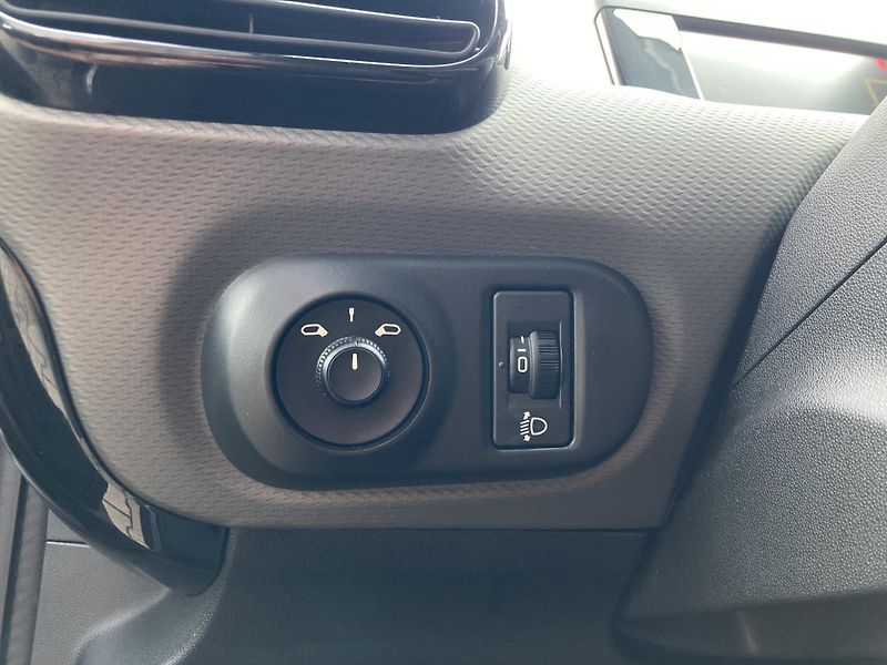 Citroën C4 Cactus FEEL PACK 1.2 PureTech 81 kW - fotka 18 z 18