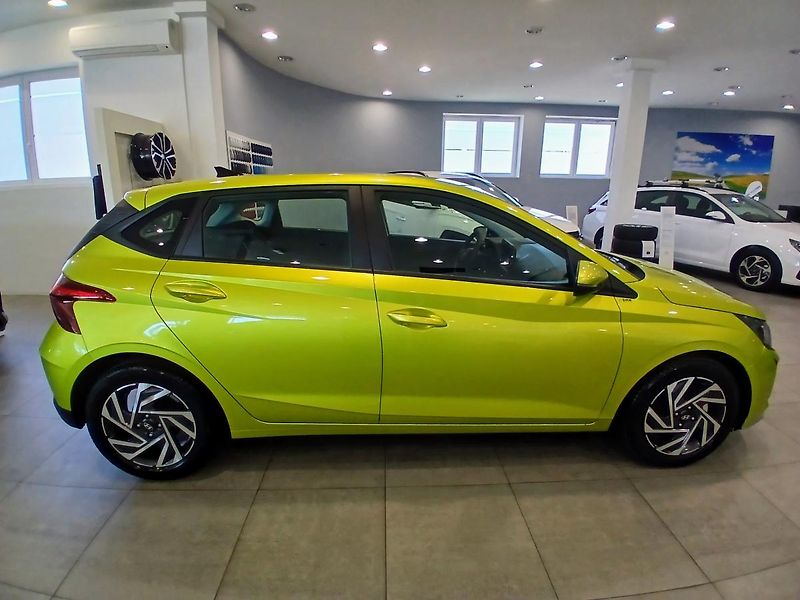 Hyundai i20 (2026) 1.0 T-GDI MT GO! MR27 - fotka 8 z 11