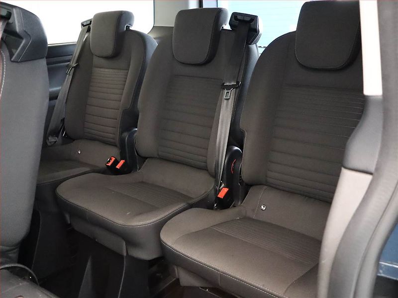 Ford Tourneo Custom (2023) Titanium 2.0 EcoBlue, ČR, 1Maj - fotka 17 z 17