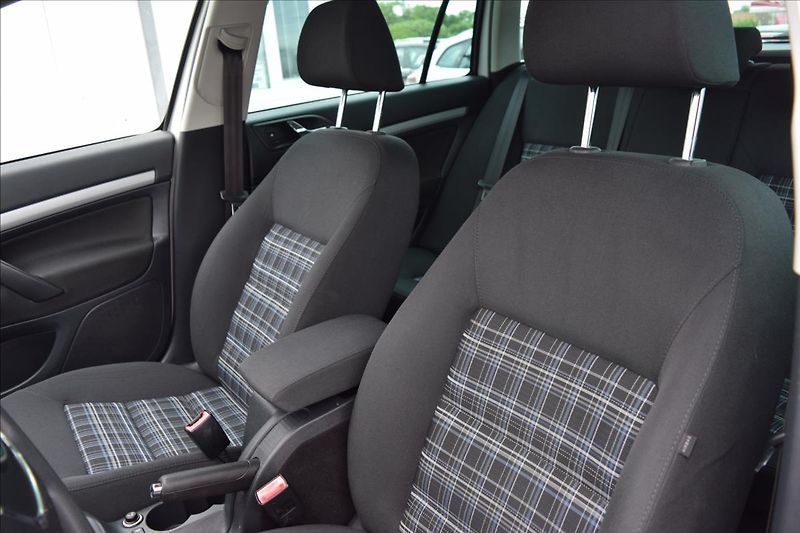 Škoda Octavia 1,2 TSI 77KW 2XKOLA XENONY - fotka 14 z 43