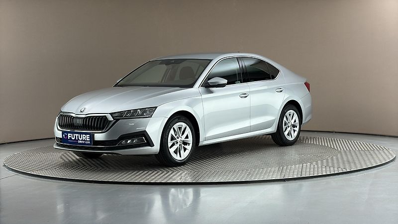Škoda Octavia 2.0 TDI DSG Style - fotka 1 z 28
