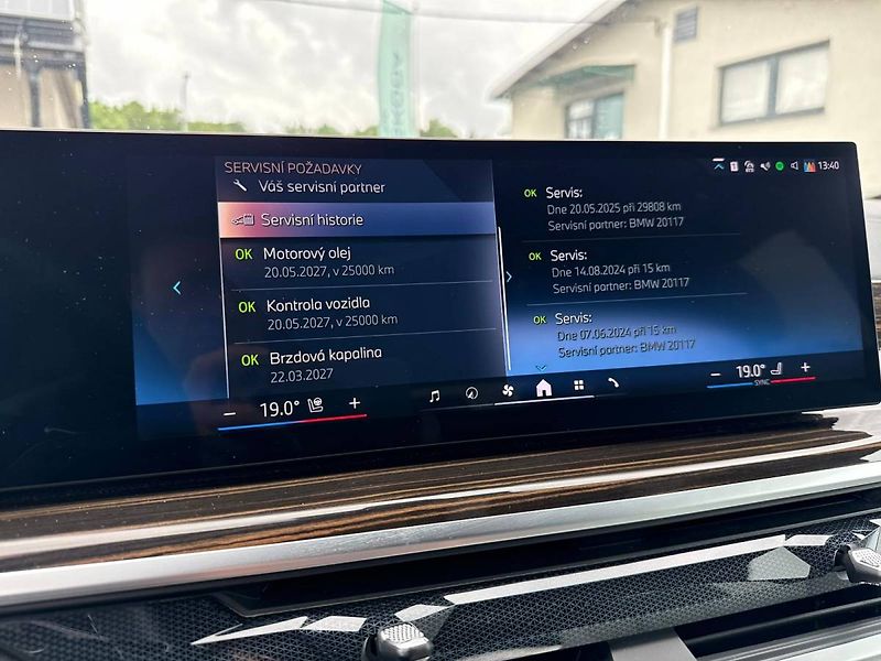 BMW X5 3,0 210 kW xDrive30d - fotka 32 z 55