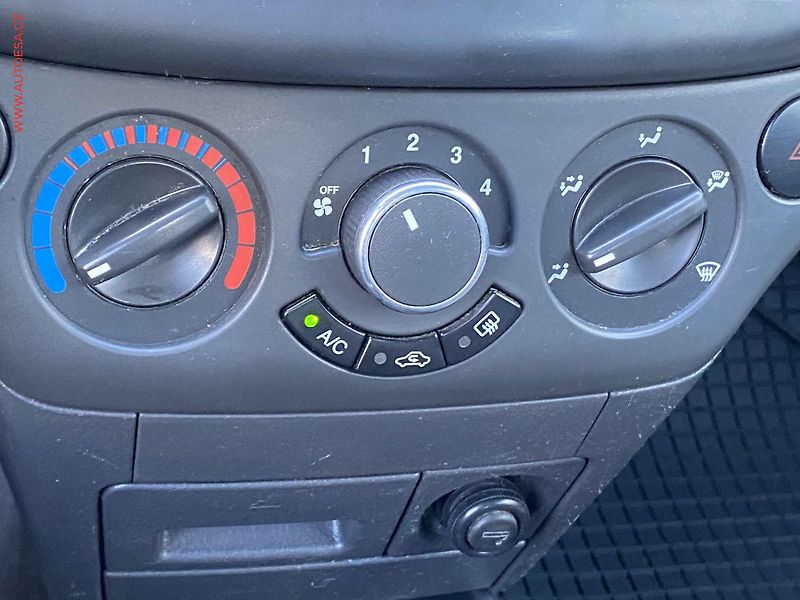 Chevrolet Aveo (2006) 1.4i, 1.maj,ČR, servis.kniha - fotka 15 z 16