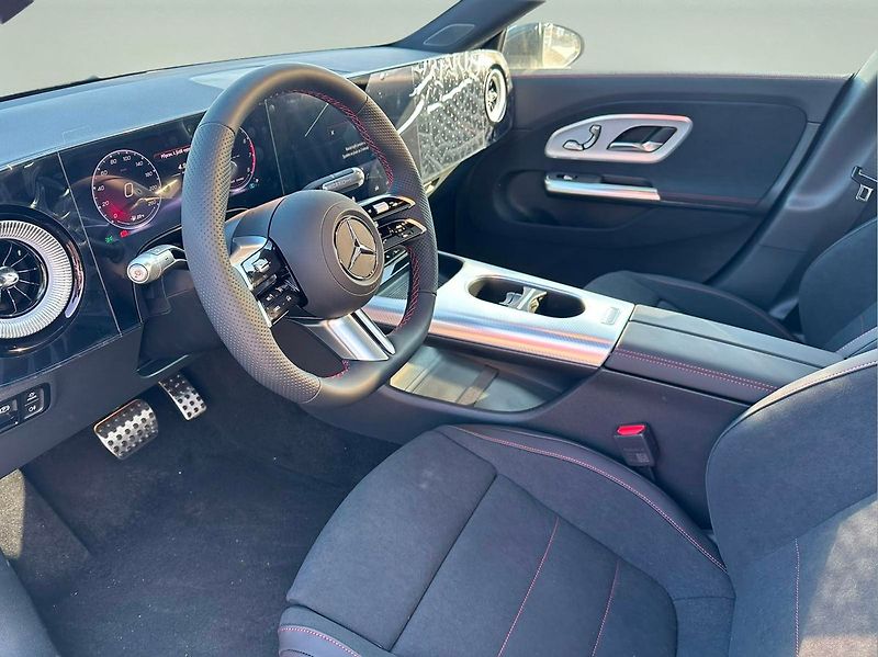 Mercedes-Benz CLA (2025) - fotka 8 z 11