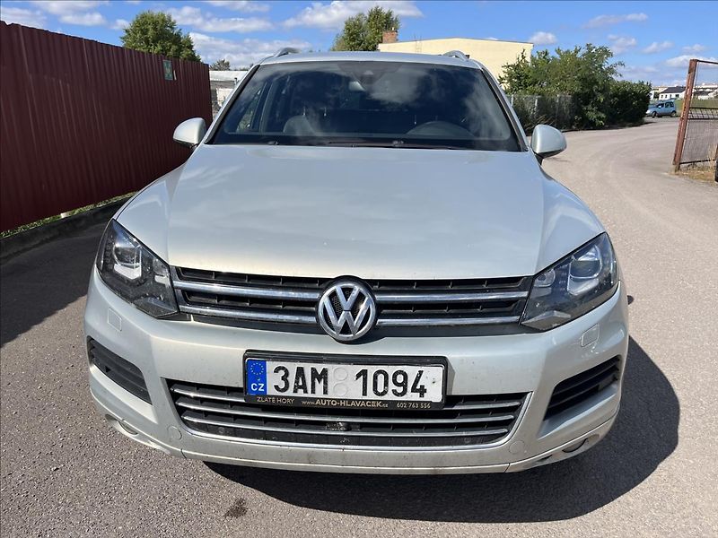 Volkswagen Touareg 3,0 TDi V6 180KW 4x4 TAŽNÉ - fotka 2 z 50