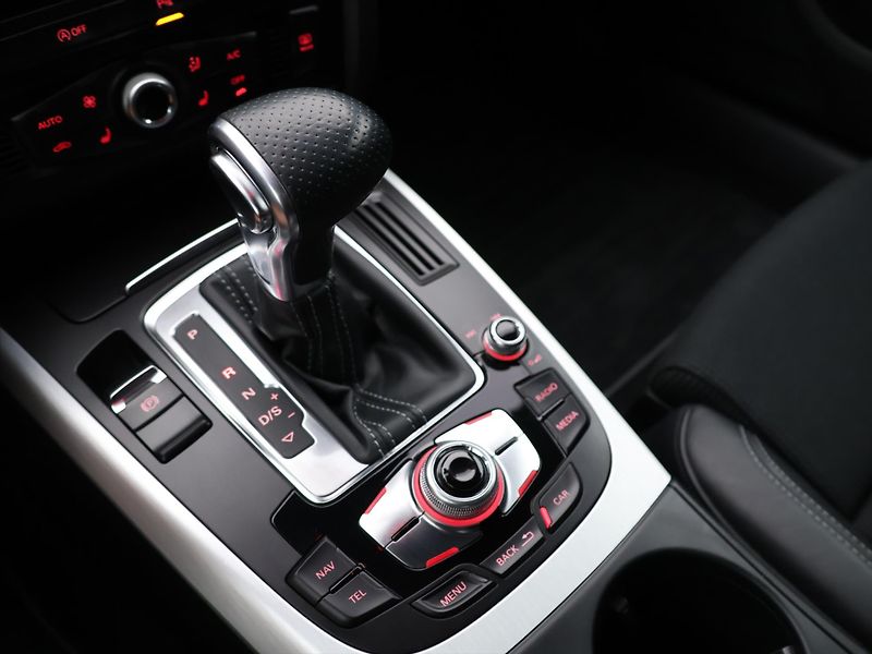 Audi A5 3,0 TDI quattro S-Line 1.Maj - fotka 27 z 36