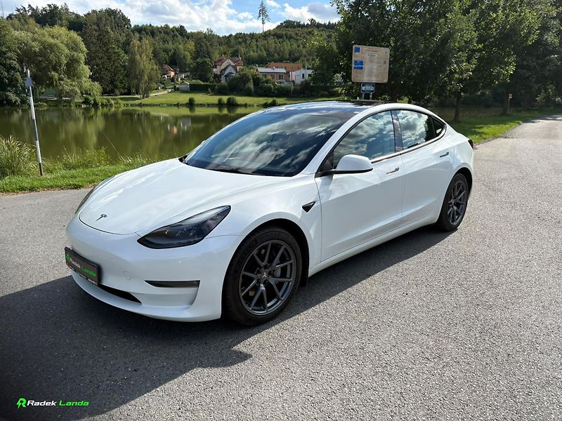 Tesla Model 3 (2023) AWD, Tažné, Neplátce - fotka 3 z 13