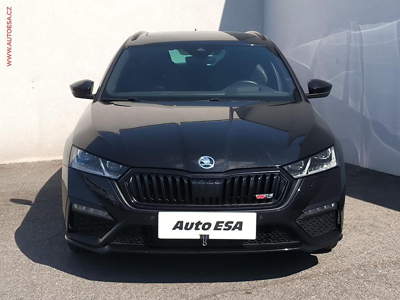 Škoda Octavia (2022) 2.0 TSi, RS, panor, Webasto - fotka 2 z 34