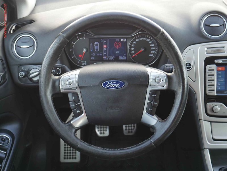Ford Mondeo (2010) 2.0TDCi - fotka 13 z 21